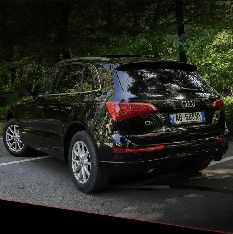 Noleggia un'auto a Tirana