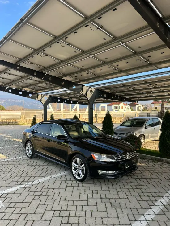Alquila un 2012 Volkswagen Passat en Tirana