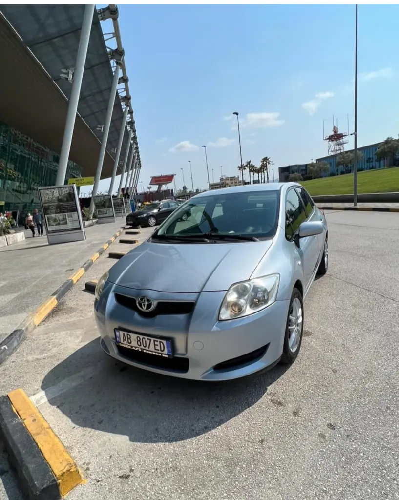 Alquila un coche en Tirana Alquila un coche en Tirana
