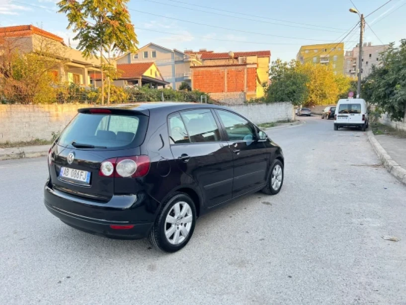 Rent a car in Tirana