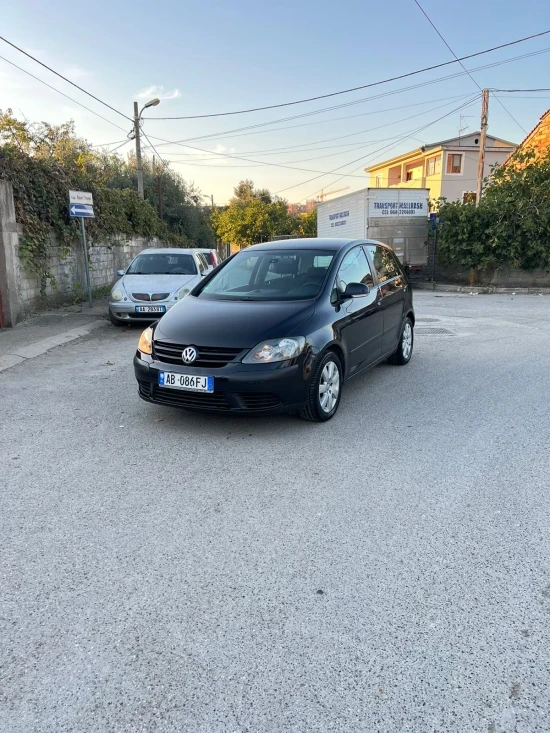 Rent a 2006 Volkswagen Golf Plus in Tirana