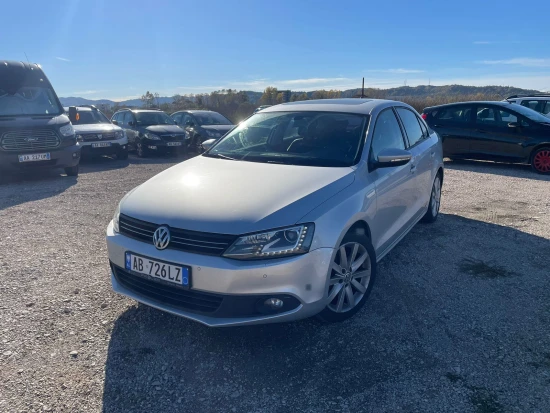 Rent a 2015 Volkswagen Jetta in Tirana