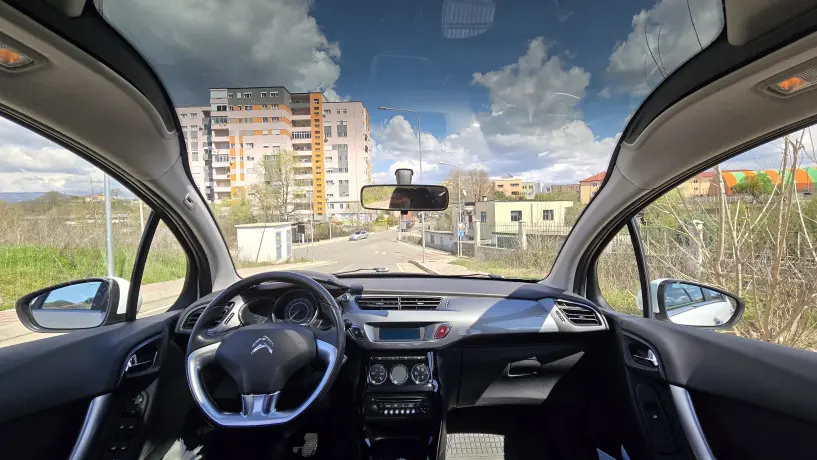 Rent a car in Sarandë