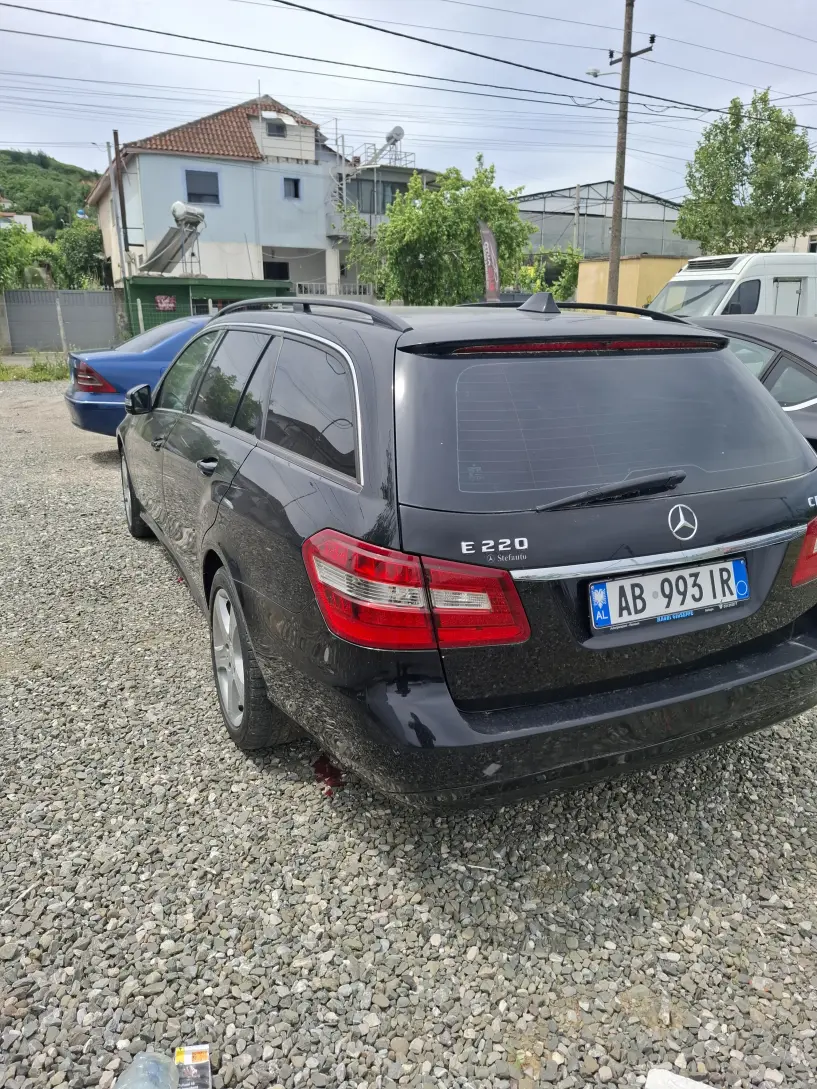 Louer une voiture à Tirana Louer une voiture à Tirana