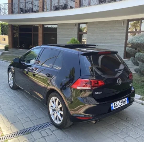 Rent a 2015 Volkswagen Golf 7 in Tirana