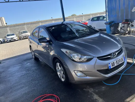 2015 Hyundai Avante in Tirana mieten