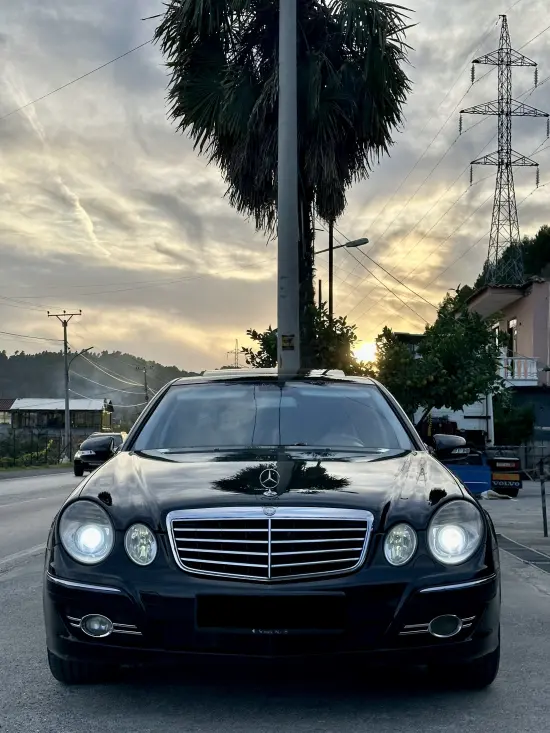 Louer une Mercedes-Benz E 220 de l'année 2007 à Elbasan
