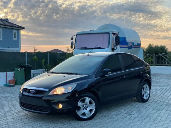 Rent a 2011 Ford Focus in Tirana