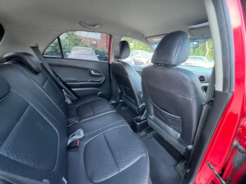 Noleggia un'auto a Tirana