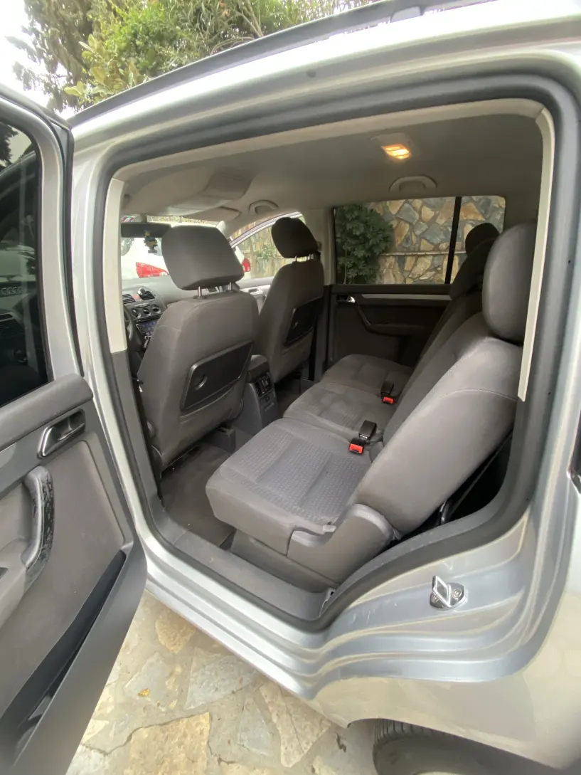 Noleggia un'auto a Tirana