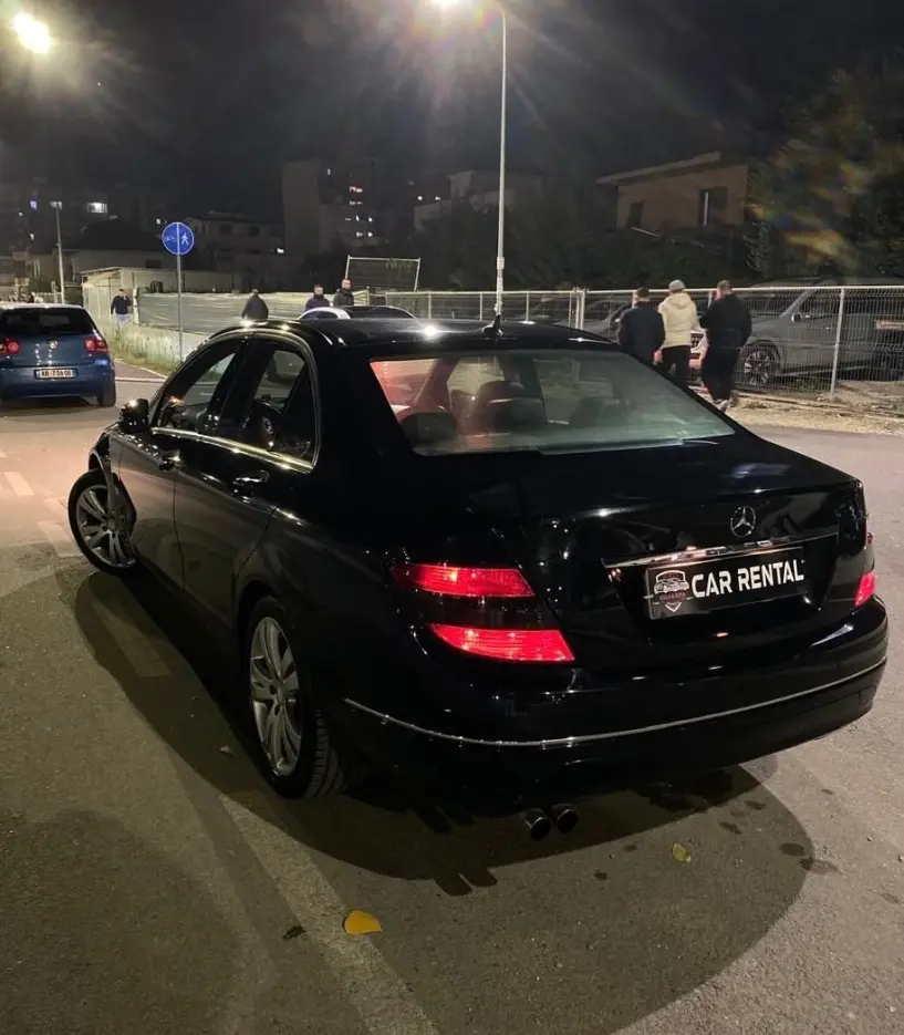 Alquila un coche en Tirana Alquila un coche en Tirana