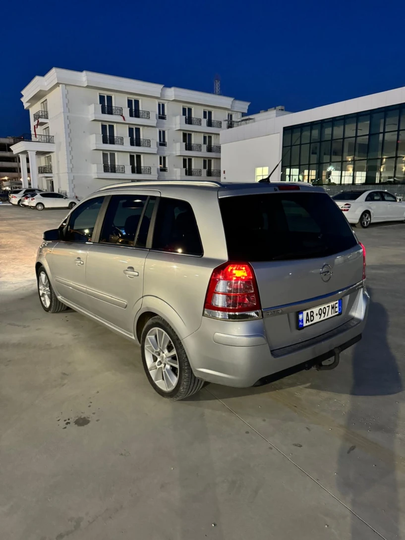 Louer une voiture à Tirana