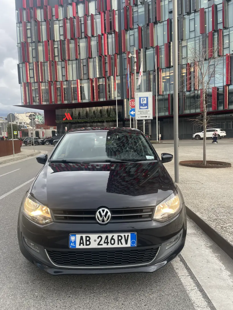 Alquila un coche en Tirana