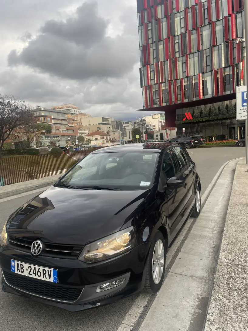 Alquila un coche en Tirana