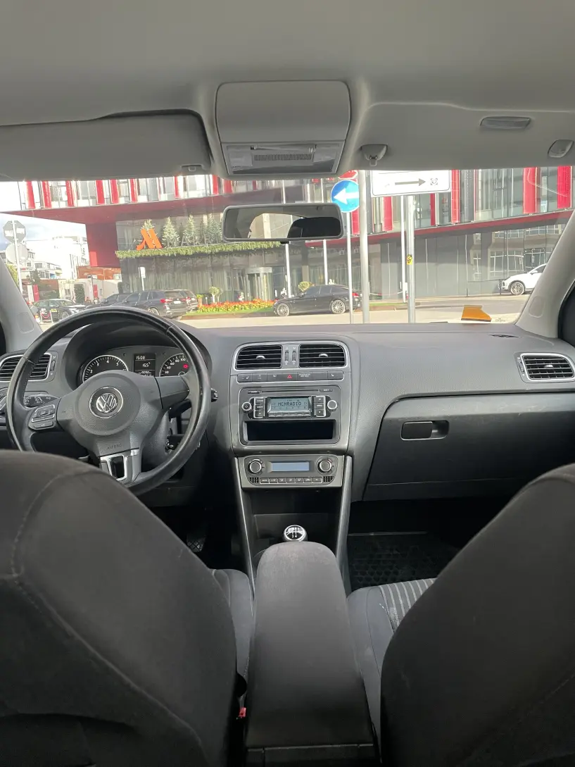 Alquila un coche en Tirana