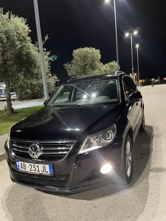 Merrni me qira një Volkswagen Tiguan të vitit 2011 në Tirana