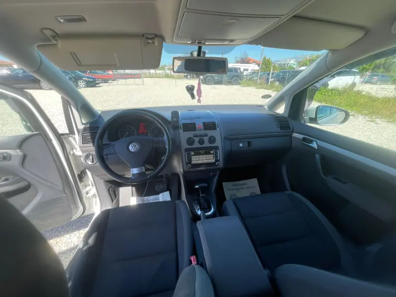 Wynajmij samochód w Tirana