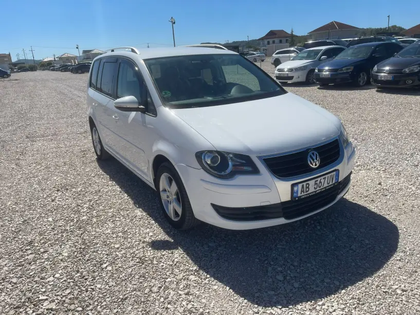 Wynajmij samochód w Tirana