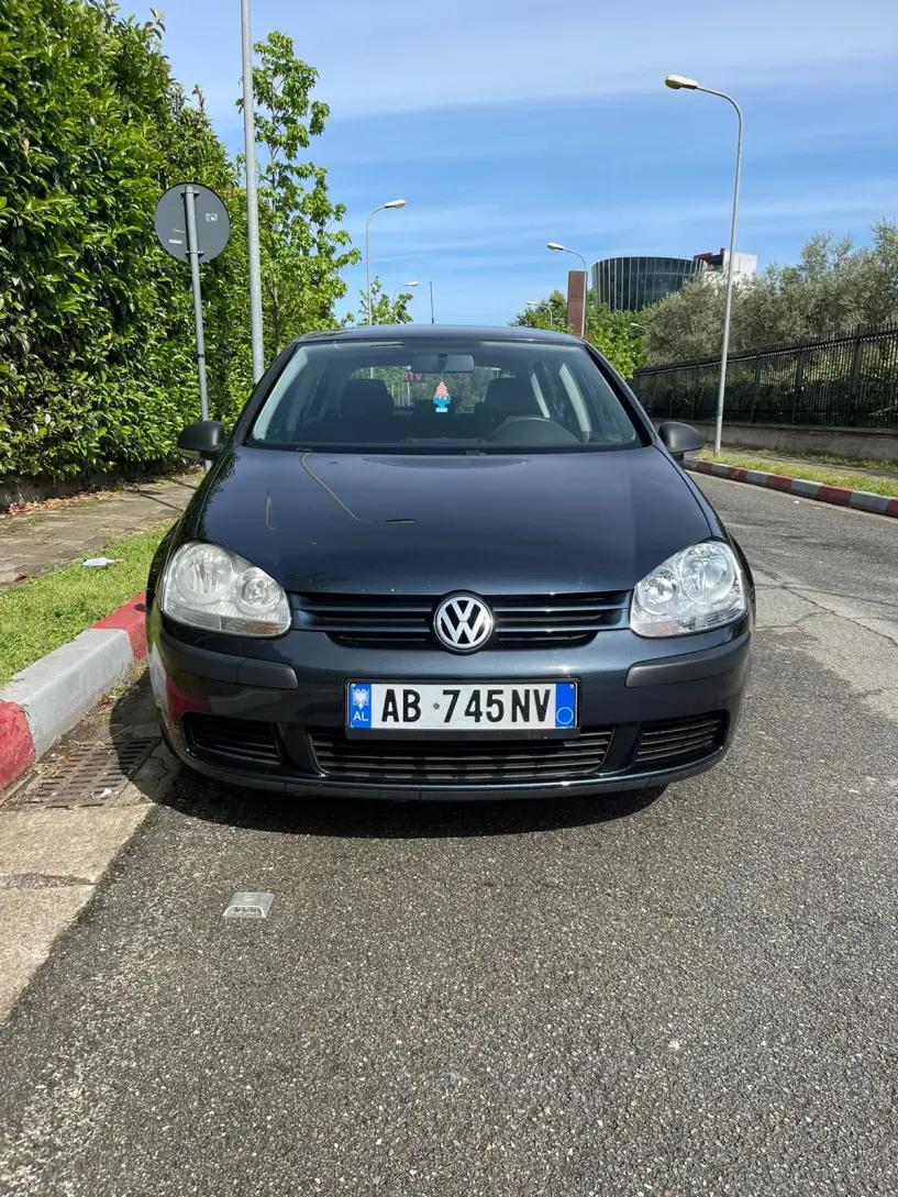 Alquila un coche en Tirana Alquila un coche en Tirana