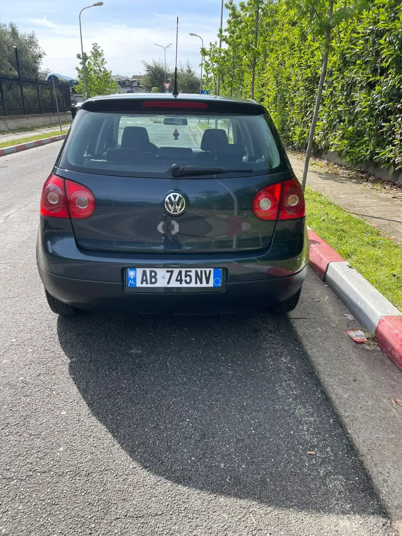 Alquila un coche en Tirana Alquila un coche en Tirana