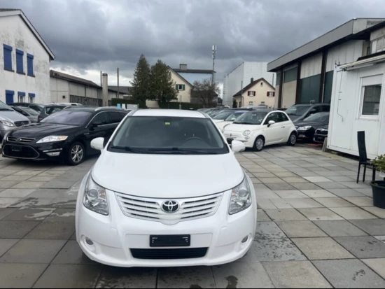 Rent a 2011 Toyota Avensis in Durrës