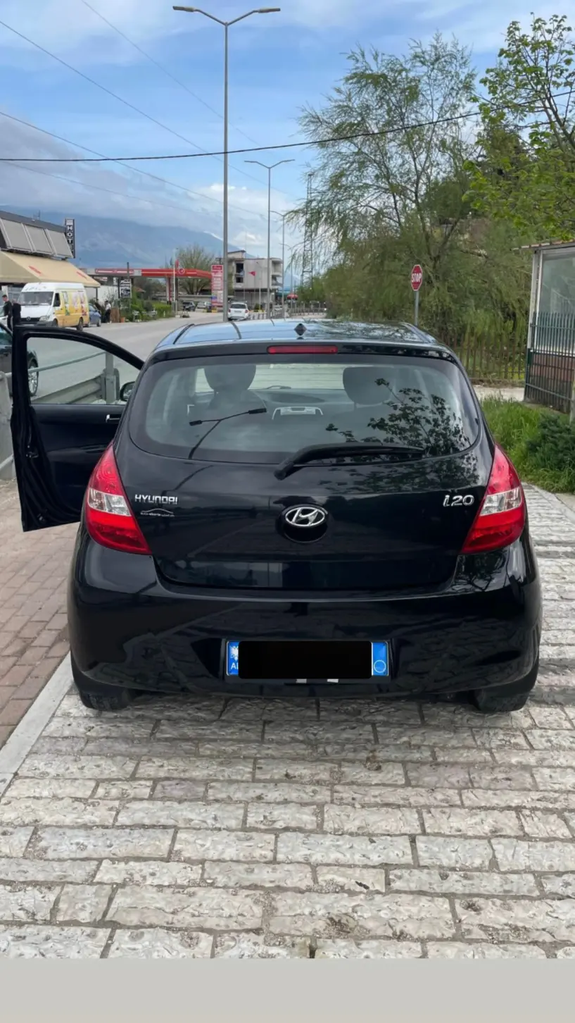 Wynajmij samochód w Tirana Wynajmij samochód w Tirana