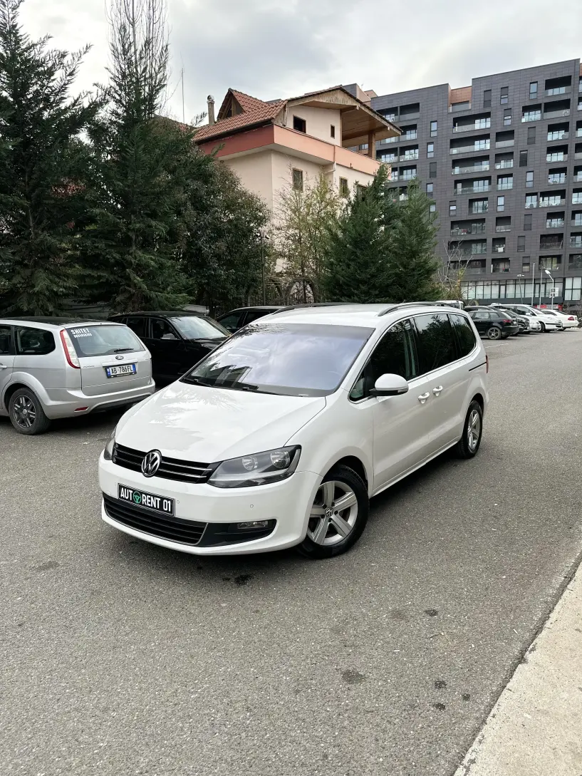 Alquila un coche en Tirana