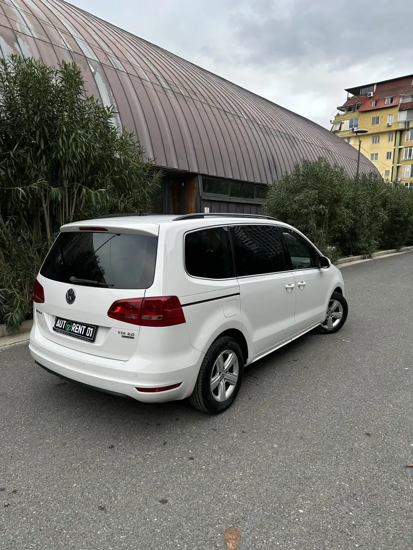 Alquila un coche en Tirana
