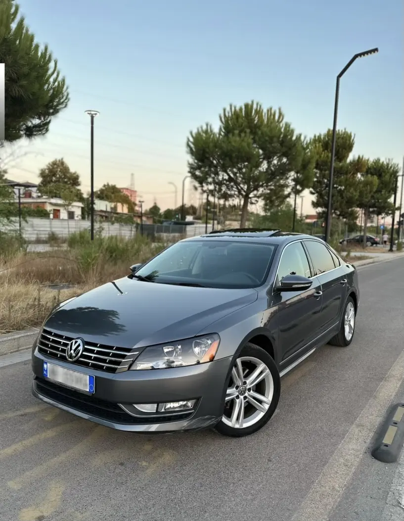 Noleggia un'auto a Tirana