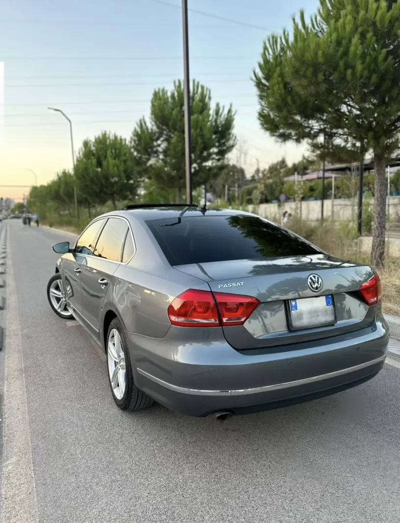 Noleggia un'auto a Tirana
