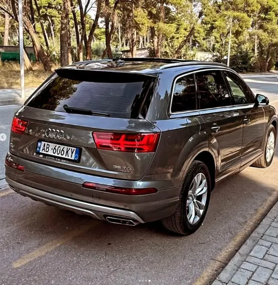 2017 Audi Q7 in Vlorë mieten