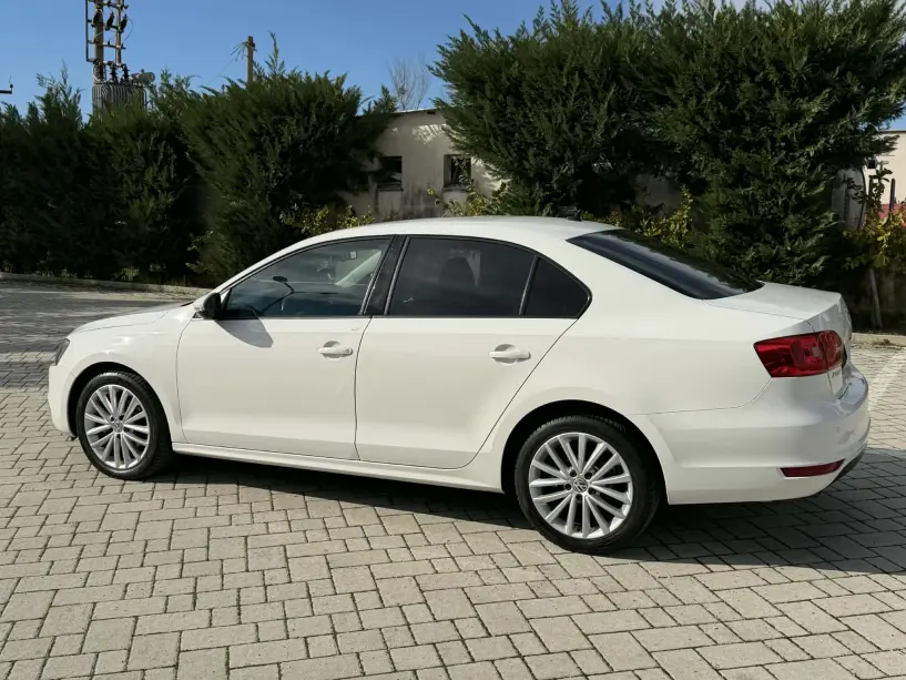 Louer une voiture à Tirana