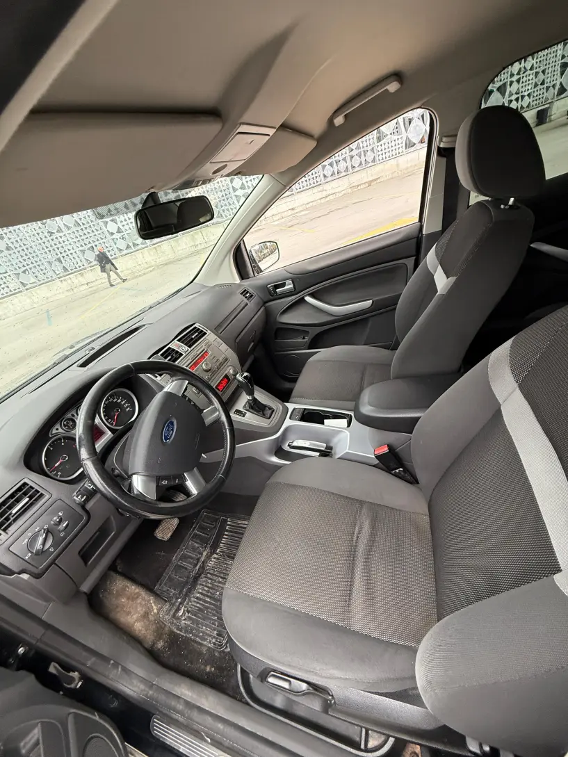 Wynajmij samochód w Tirana