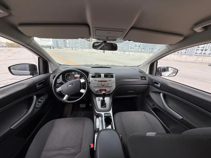 Wynajmij samochód w Tirana