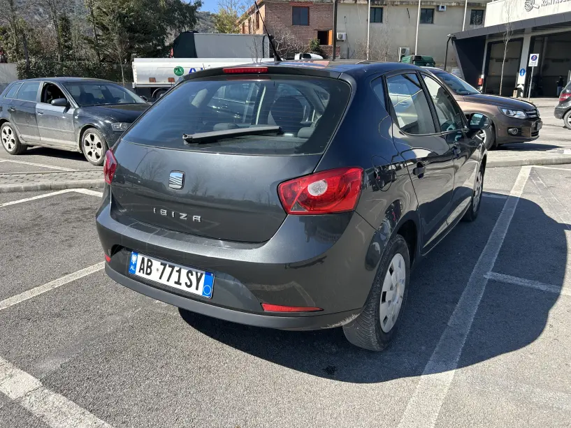 Louer une voiture à Tirana