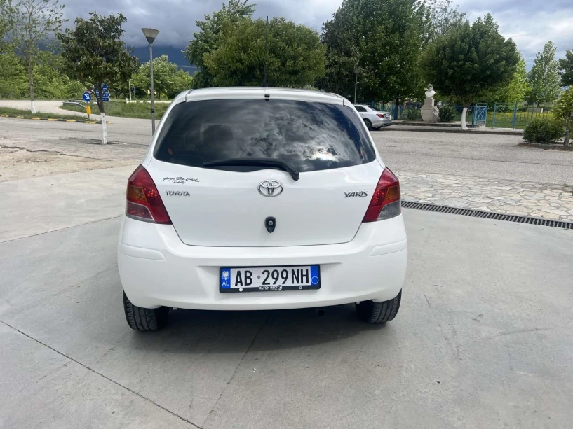 Rent a car in Gjirokastër