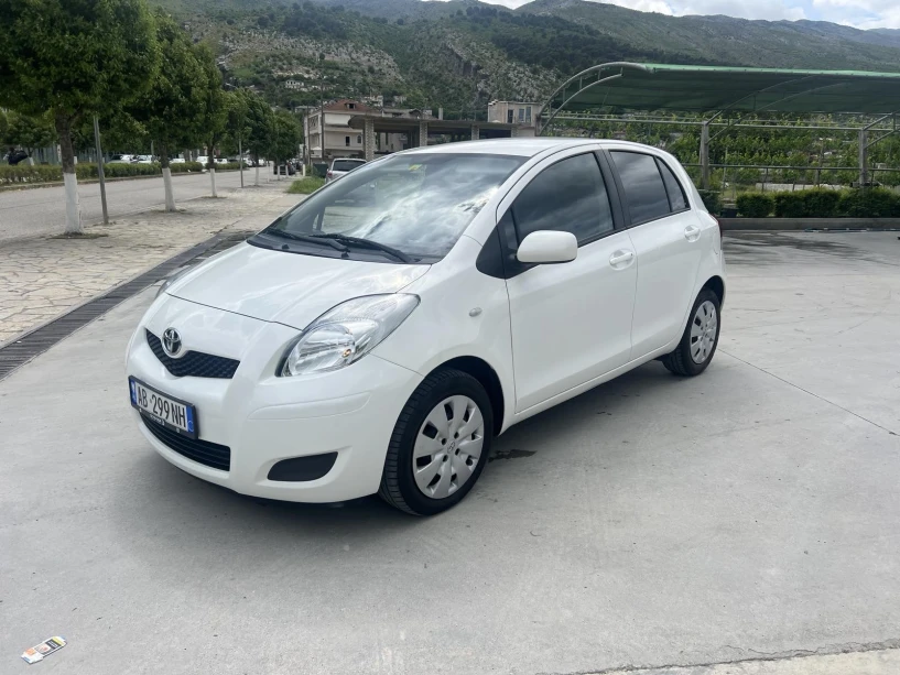 Rent a car in Gjirokastër