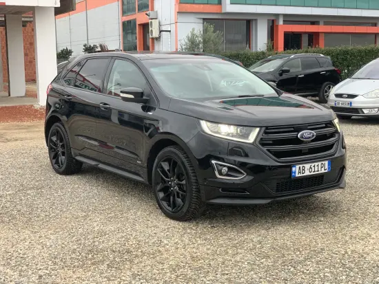 Wynajmij Ford Edge z 2022 roku w Tirana
