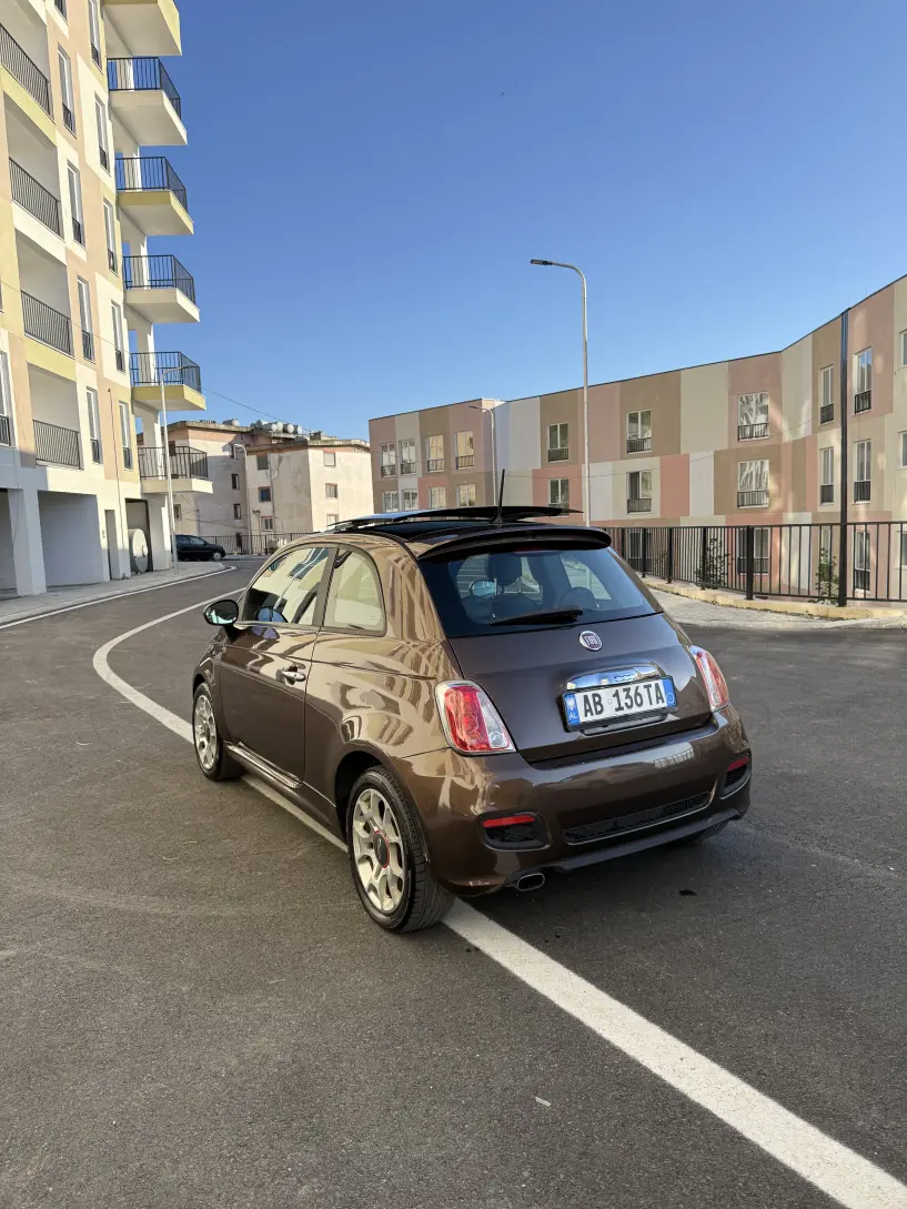 Alquila un coche en Tirana Alquila un coche en Tirana