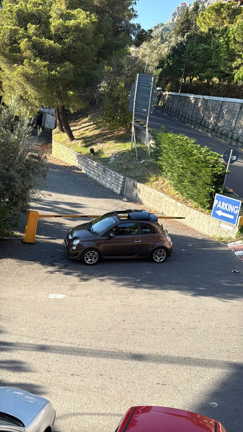 Alquila un coche en Tirana Alquila un coche en Tirana