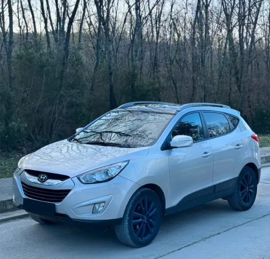 Rent a 2012 Hyundai Tucson in Tirana