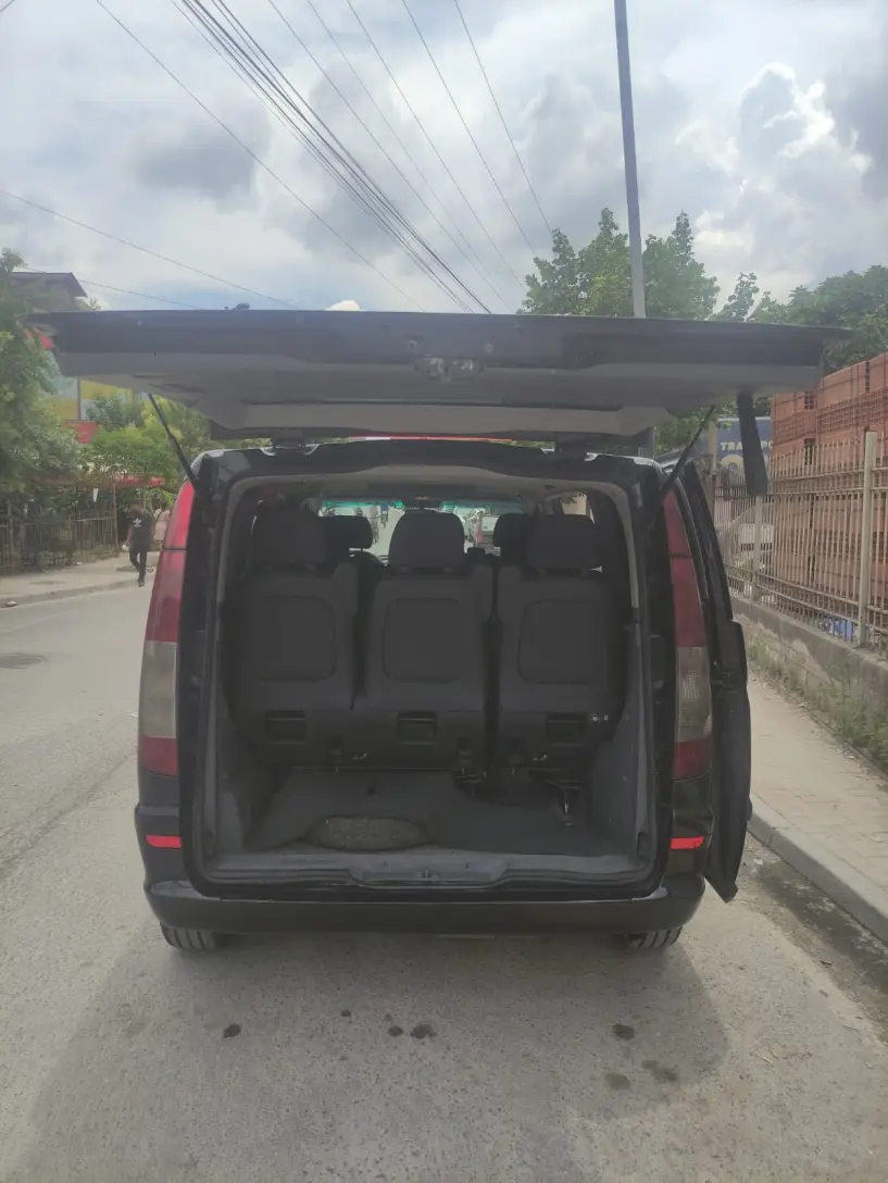 Noleggia un'auto a Tirana Noleggia un'auto a Tirana