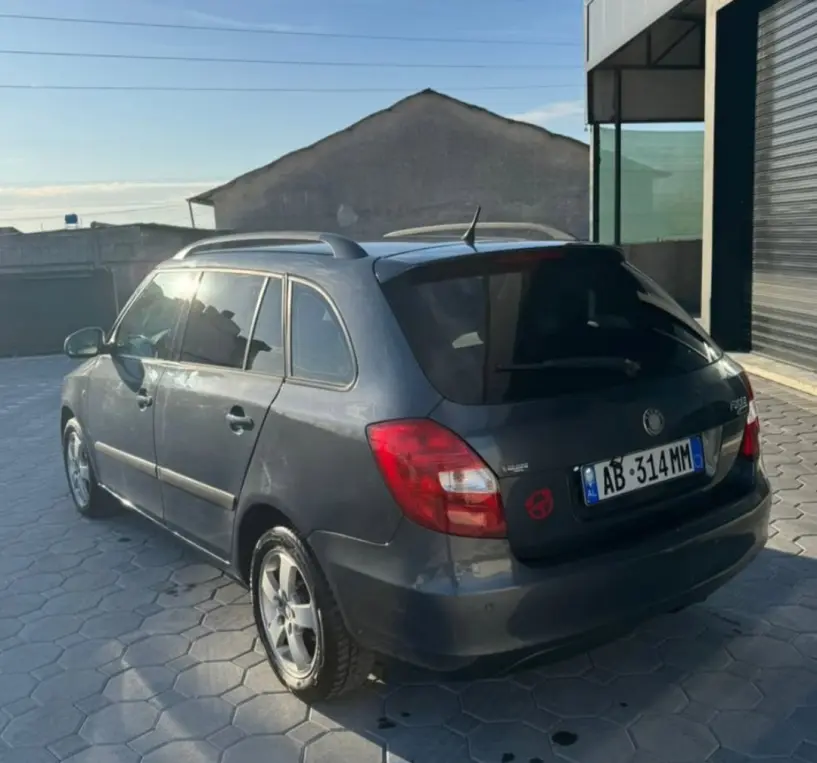 Louer une voiture à Tirana