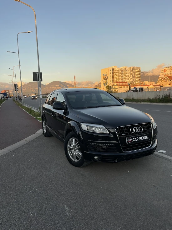 Rent a 2009 Audi Q7 in Tirana