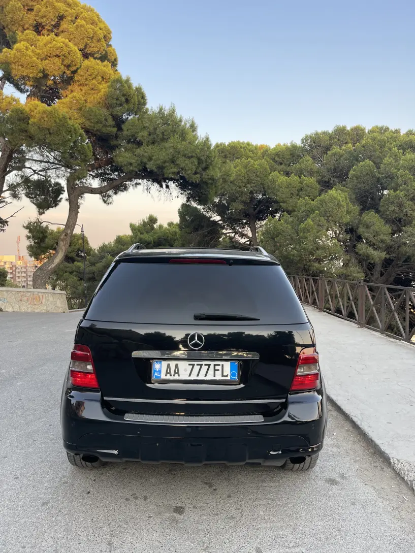 Merrni me qira një makinë në Durrës