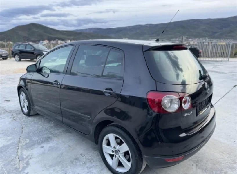 Rent a car in Tirana