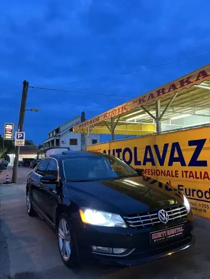 Alquila un 2014 Volkswagen Passat en Shkodër