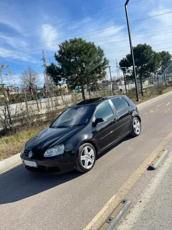 Rent a 2007 Volkswagen Golf 5 in Tirana