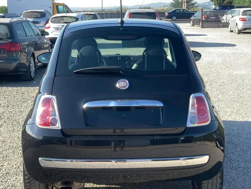 Alquila un coche en Tirana