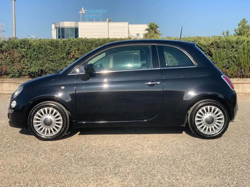 Alquila un coche en Tirana